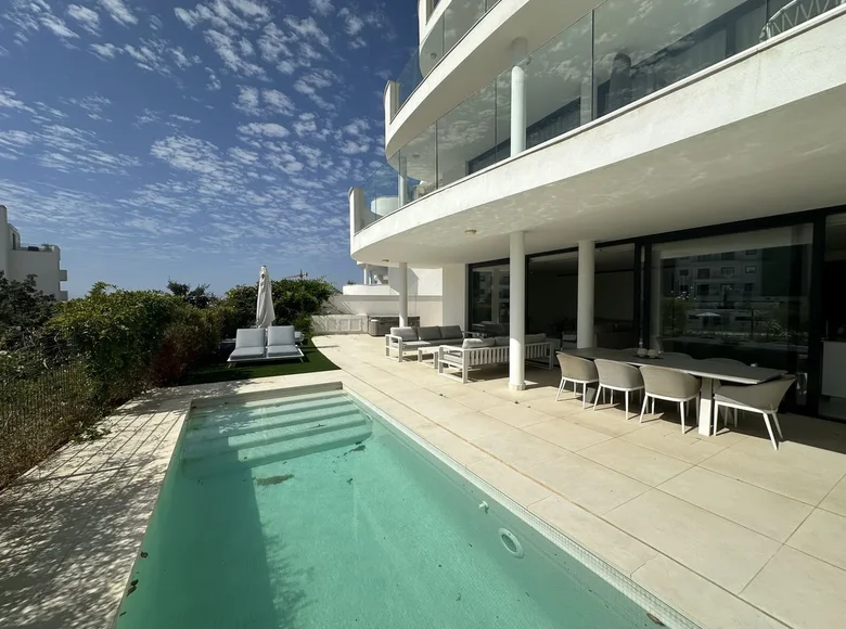 Mieszkanie 3 pokoi 121 m² Fuengirola, Hiszpania