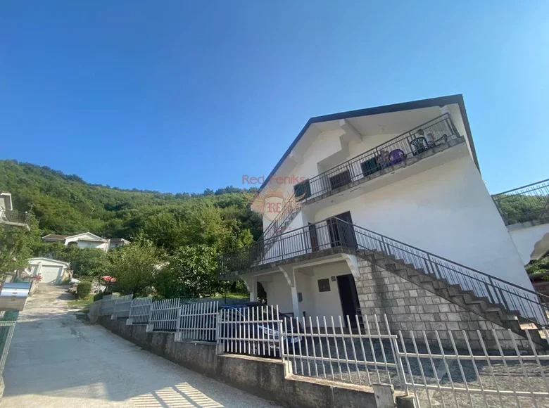 5 bedroom house 200 m² Zelenika-Kuti, Montenegro