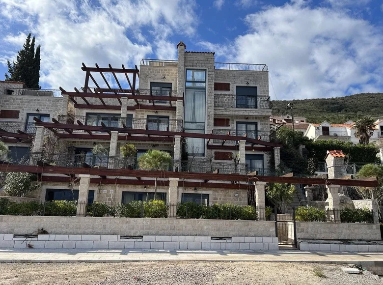 Дом 4 спальни 330 м² Крашичи, Черногория