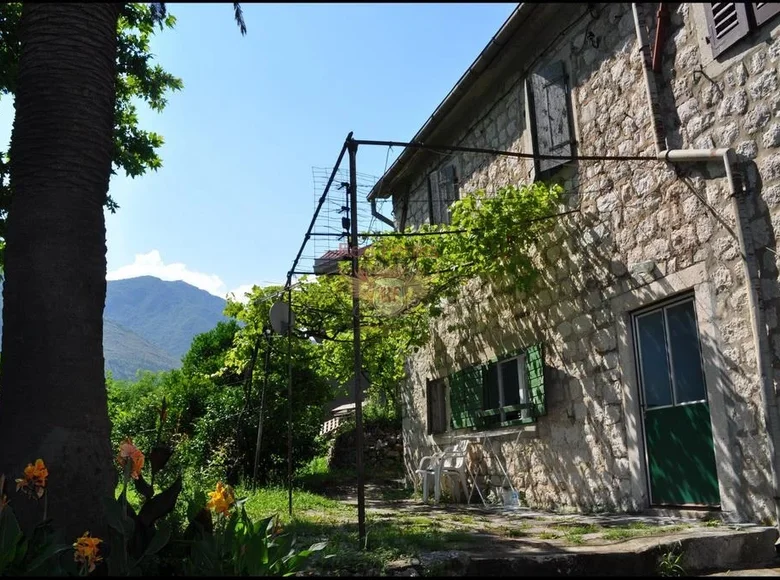 3 bedroom house 75 m² Dobrota, Montenegro