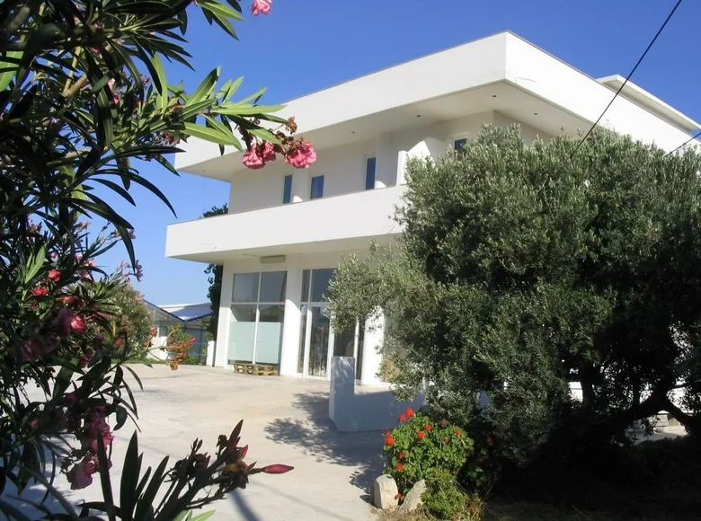 Коммерческое помещение 579 м² Кендри, Греция