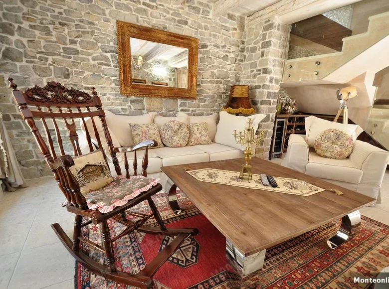 3-Schlafzimmer-Villa 105 m² Tivat, Montenegro