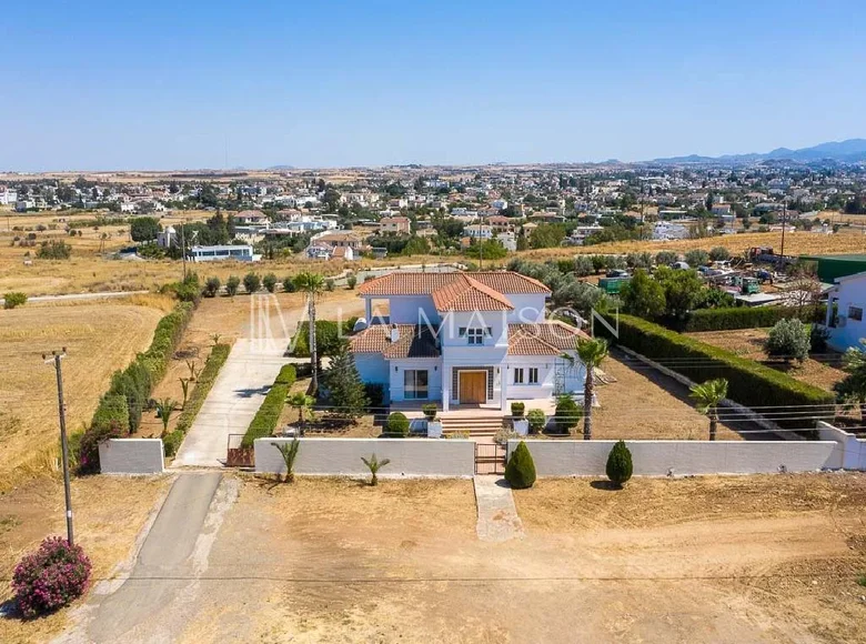 Casa 3 habitaciones 250 m² Pano Deftera, Chipre