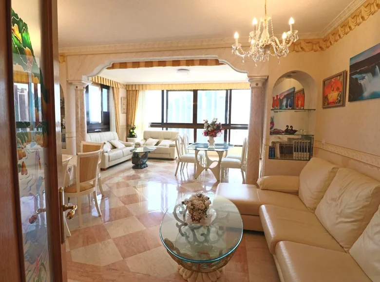 4 bedroom apartment 165 m² Benidorm, Spain