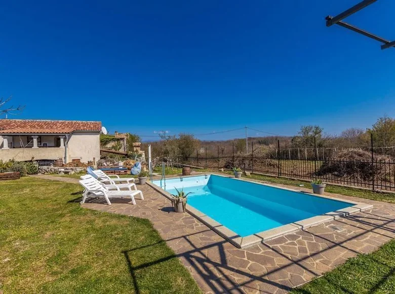 Villa de tres dormitorios 110 m² Omisalj, Croacia