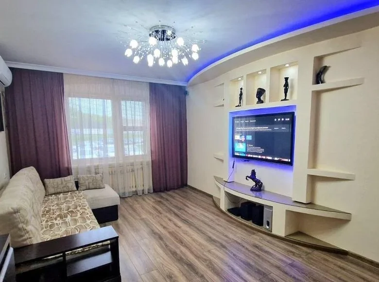 Mieszkanie 3 pokoi 65 m² Homel, Białoruś