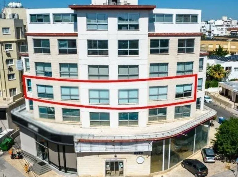 Bureau 305 m² à Strovolos, Bases souveraines britanniques