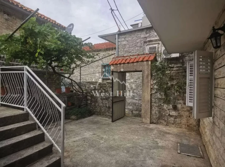 Casa 4 habitaciones 146 m² Lepetane, Montenegro