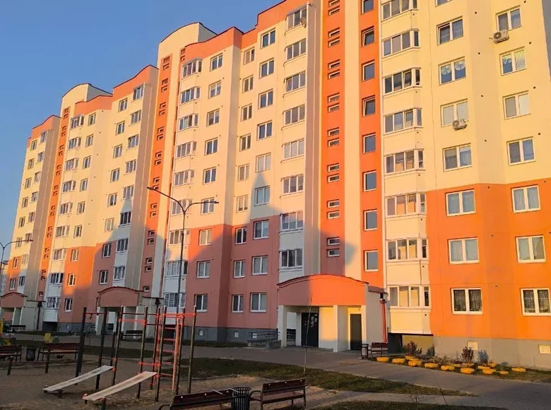 Квартира 2 комнаты 64 м² Барановичи, Беларусь