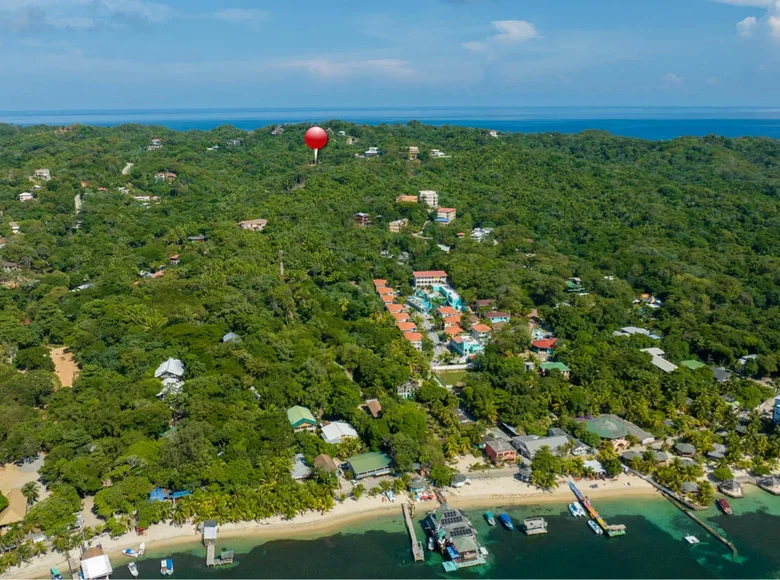3 bedroom house 244 m² West End, Honduras