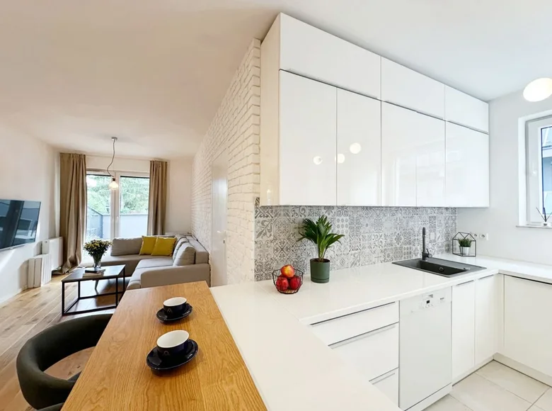 Mieszkanie 2 pokoi 52 m² Poznań, Polska