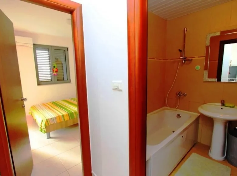 Wohnung 2 Schlafzimmer 56 m² Rafailovici, Montenegro