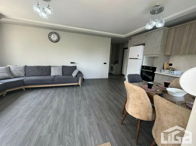 Mieszkanie 2 pokoi 76 m² Erdemli, Turcja