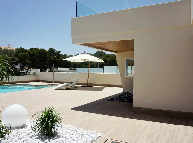 Villa de 4 dormitorios 398 m² Dehesa de Campoamor, Španjolska
