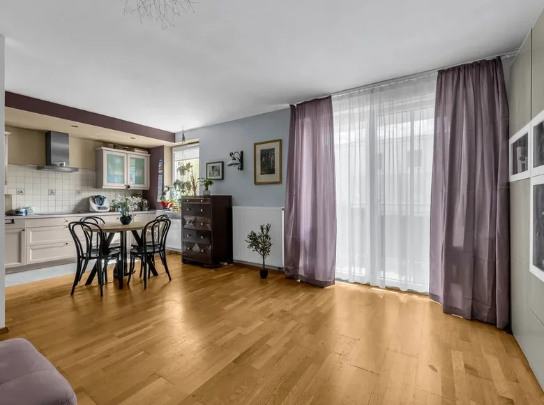 Commercial property 53 m² in Warsaw, Poland