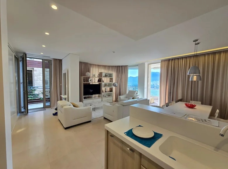 Квартира 2 спальни 140 м² Будва, Черногория