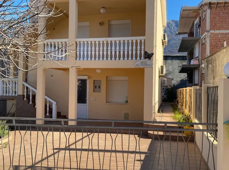 5 bedroom house 167 m² Dobra Voda, Montenegro