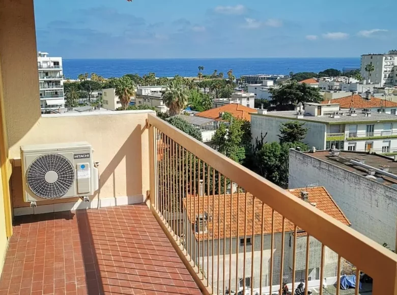 2 bedroom apartment 75 m² Nice, France