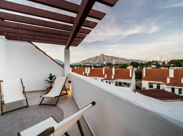 2 bedroom penthouse  Marbella, Spain