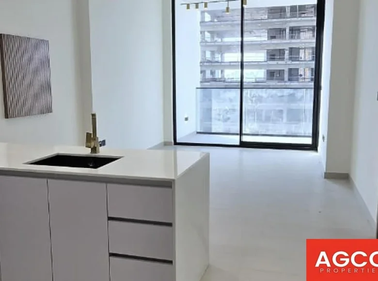 Квартира 1 комната 682 м² Дубай, ОАЭ