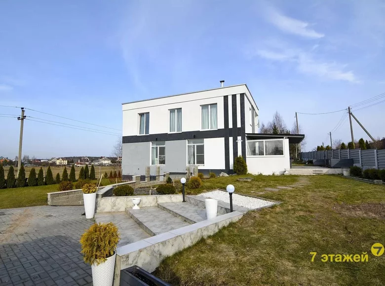 House 433 m² Cnianka, Belarus
