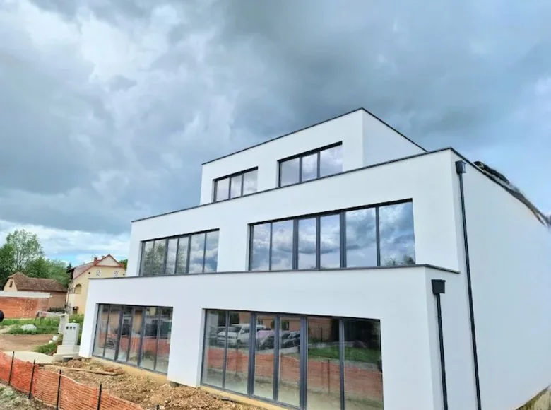 4 bedroom house 523 m² Nova vas, Slovenia