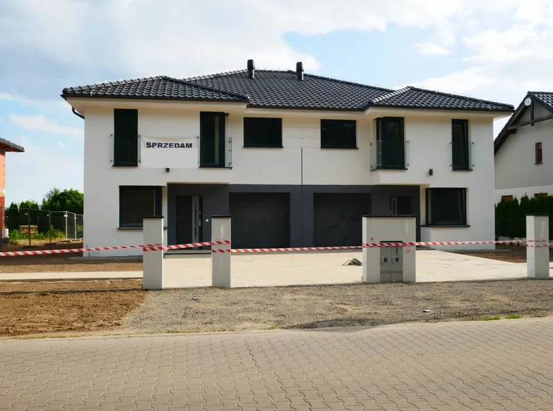 Mieszkanie 173 m² Dąbrówka, Polska