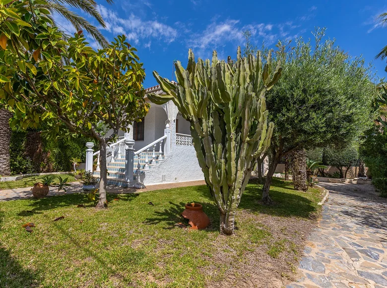 4 bedroom Villa 92 m² Torrevieja, Spain