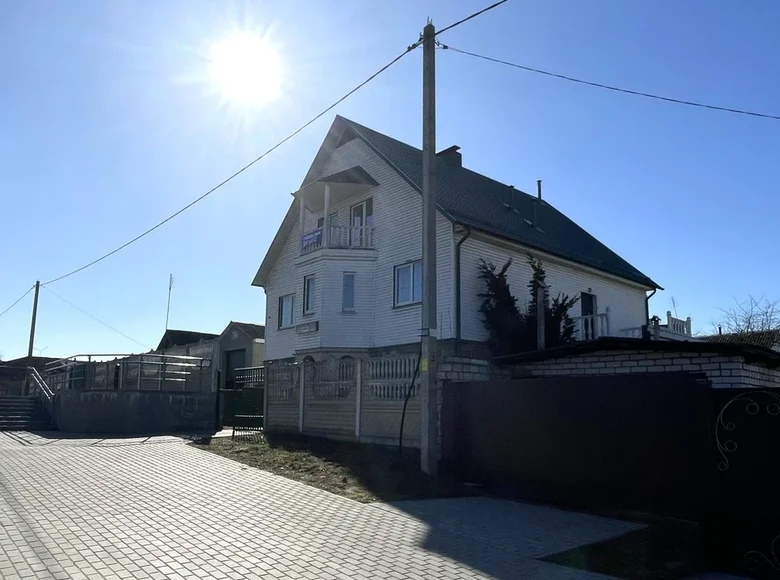 Casa 323 m² Borisov, Bielorrusia