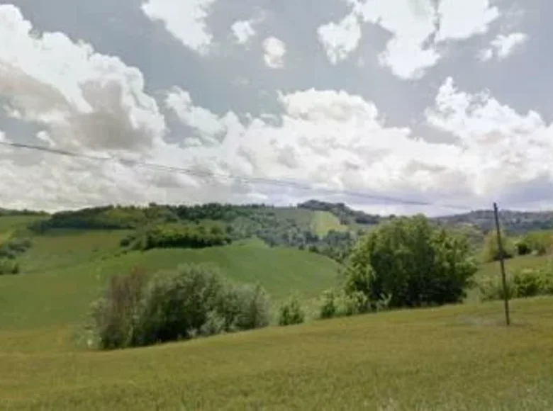 Land 100 000 m² Massa Fermana, Italy