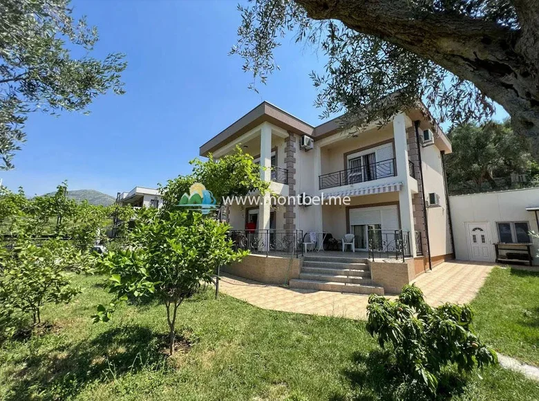 Casa 3 habitaciones 208 m² Tomba, Montenegro