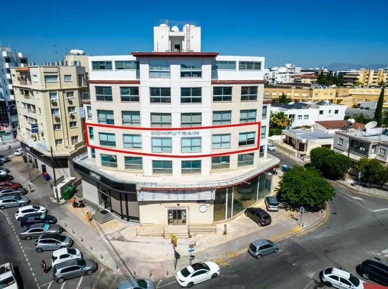 Nieruchomości komercyjne 265 m² Strovolos, Cyprus