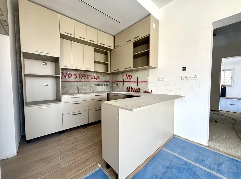 Mieszkanie 2 pokoi 98 m² Jermasoja, Cypr