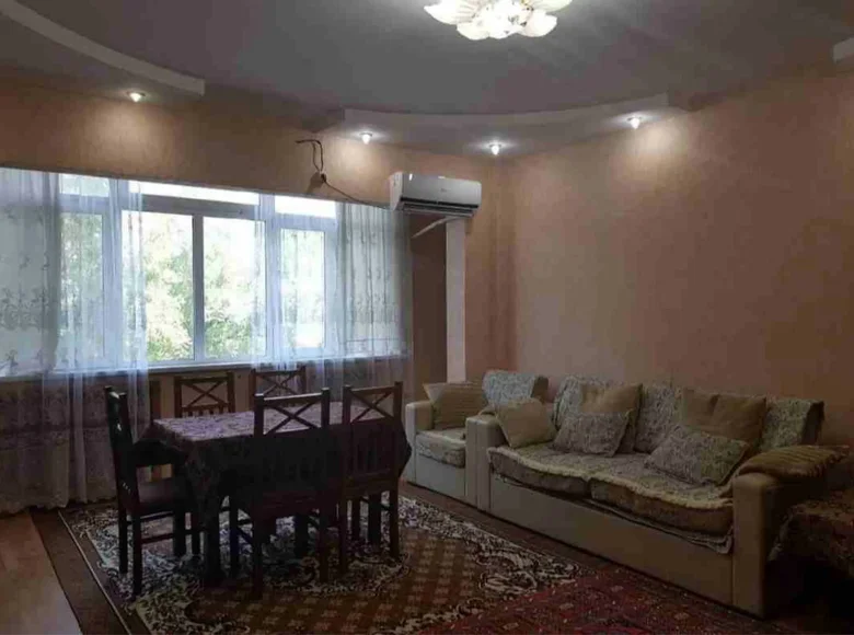 Kvartira 3 xonalar 72 m² Toshkentda