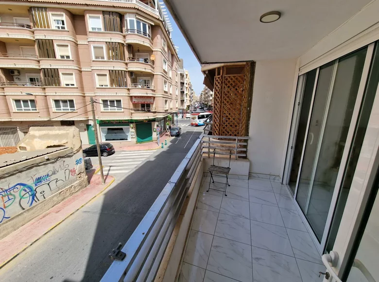 Mieszkanie 2 pokoi 84 m² Los Balcones, Hiszpania