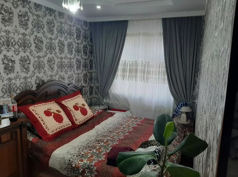 Kvartira 4 xonalar 78 m² Toshkentda