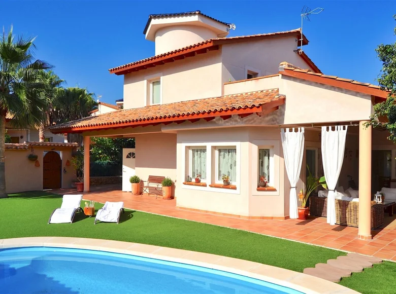 Villa 4 chambres 340 m² l Alfas del Pi, Espagne