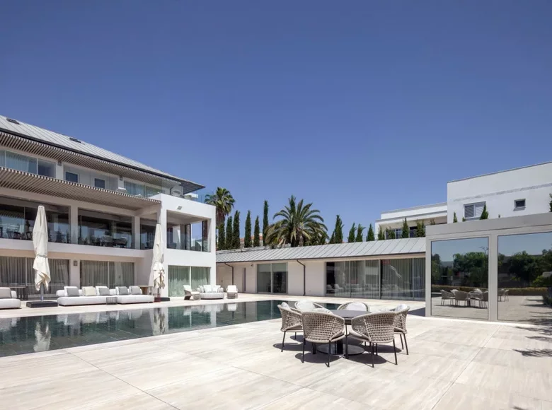 Villa 11 Zimmer 1 900 m² Strovolos, Cyprus