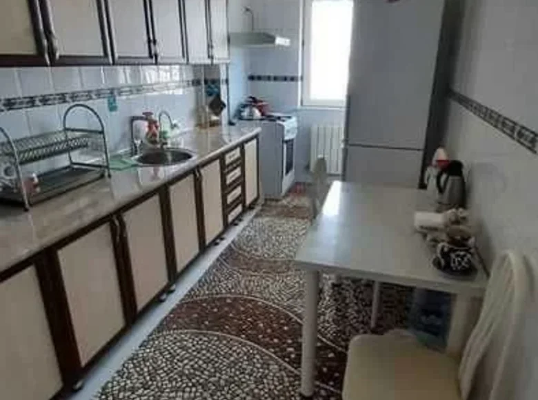 Kvartira 3 xonalar 72 m² Toshkentda