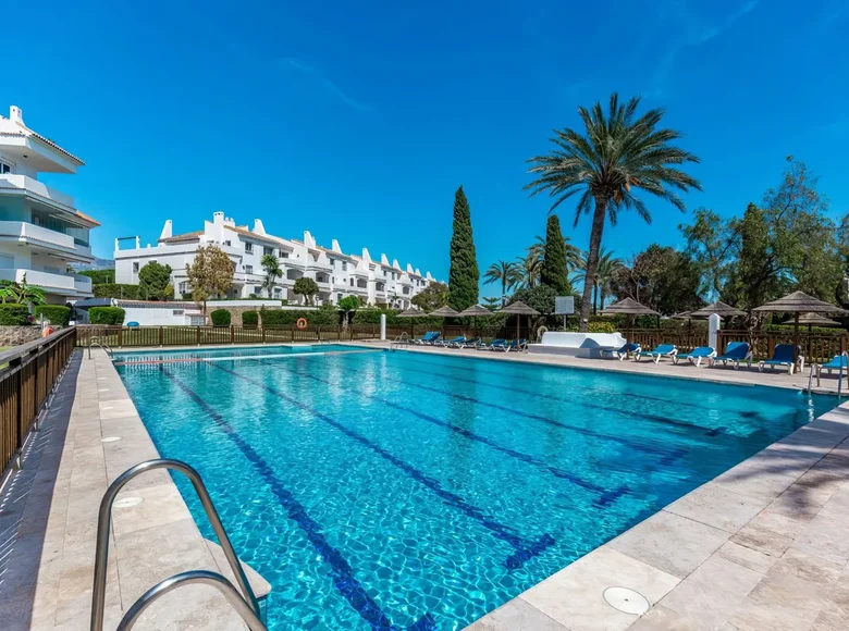 2 bedroom apartment 97 m² Marbella, Spain