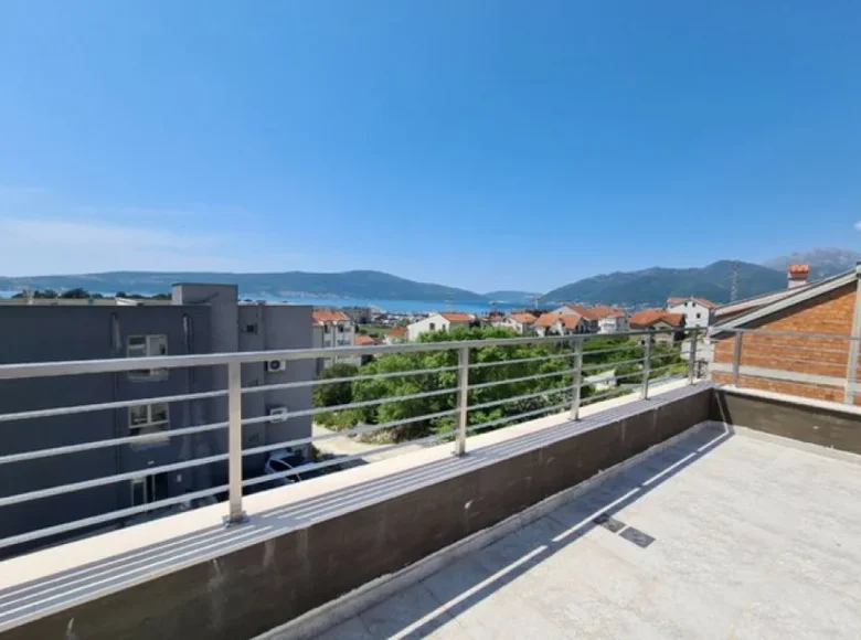 Mieszkanie 3 pokoi 124 m² Tivat, Czarnogóra