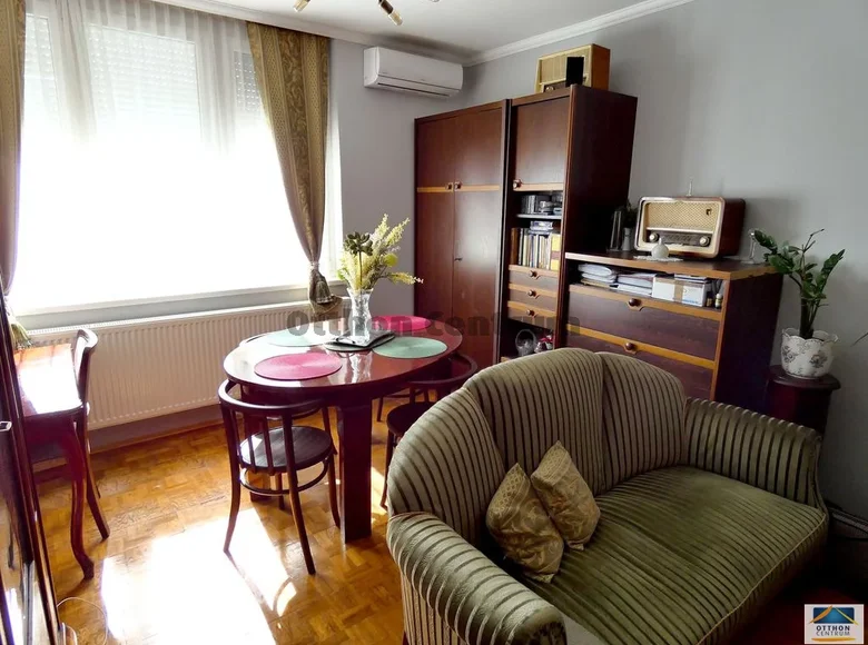 Mieszkanie 2 pokoi 49 m² Komarom, Węgry