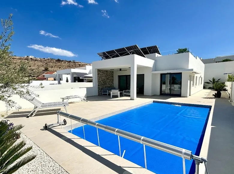 Villa de tres dormitorios 120 m² Rojales, España