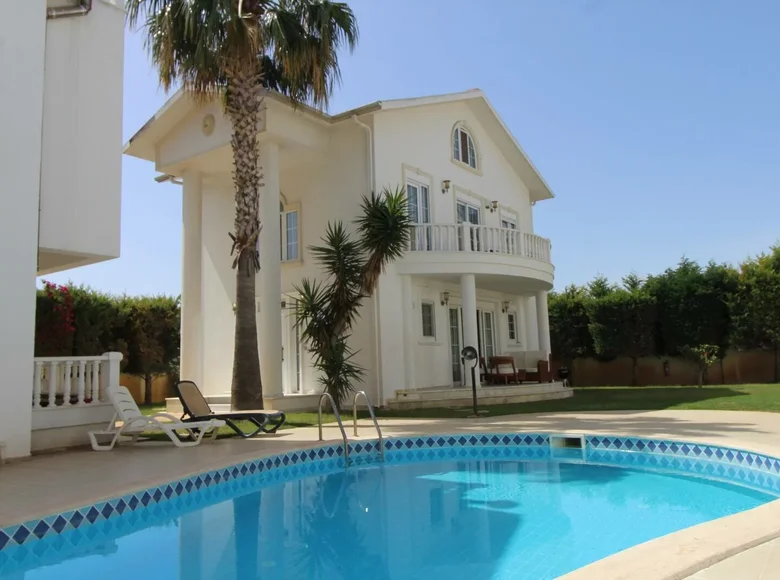 Willa 4 pokoi 230 m² Serik, Turcja