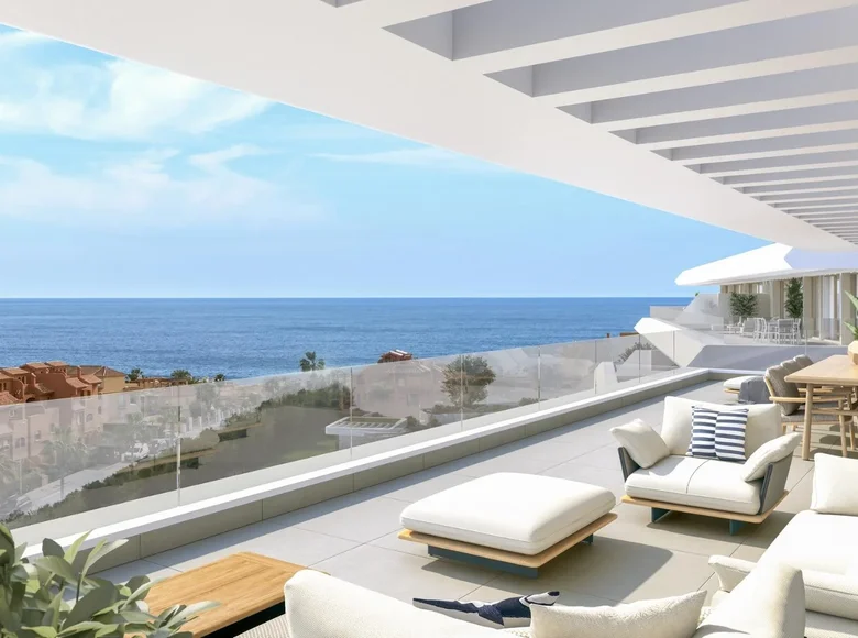 3 bedroom apartment  Estepona, Spain