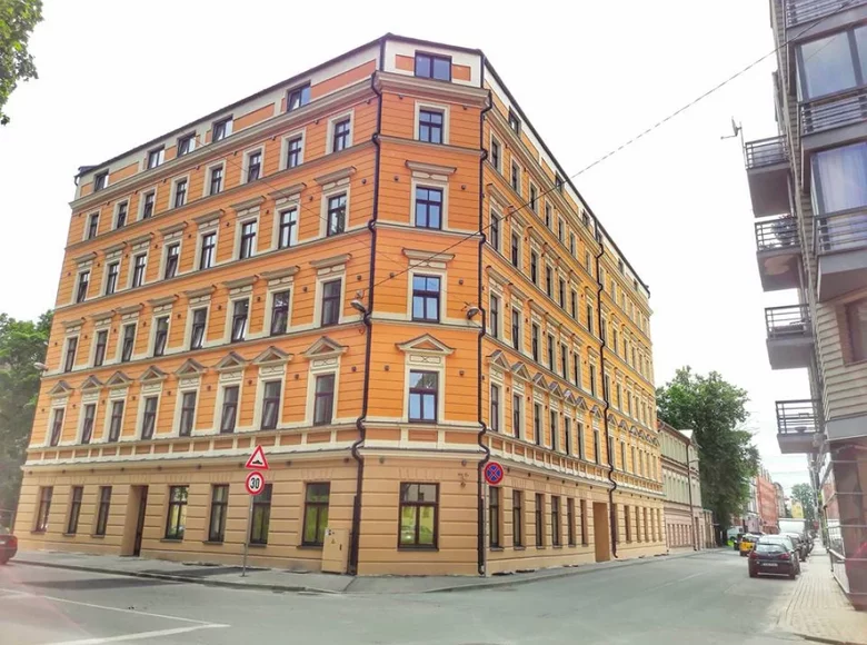 Miethaus 2 035 m² Riga, Lettland
