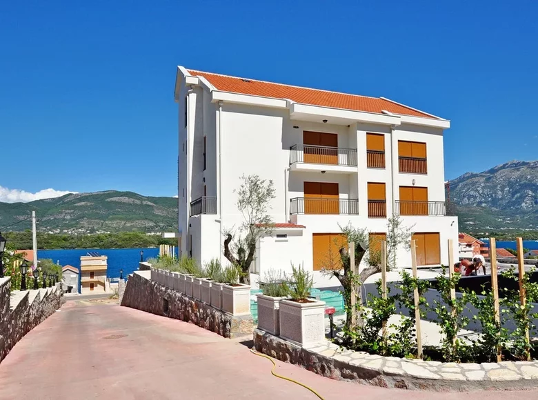 2 bedroom apartment 77 m² Lustica, Montenegro