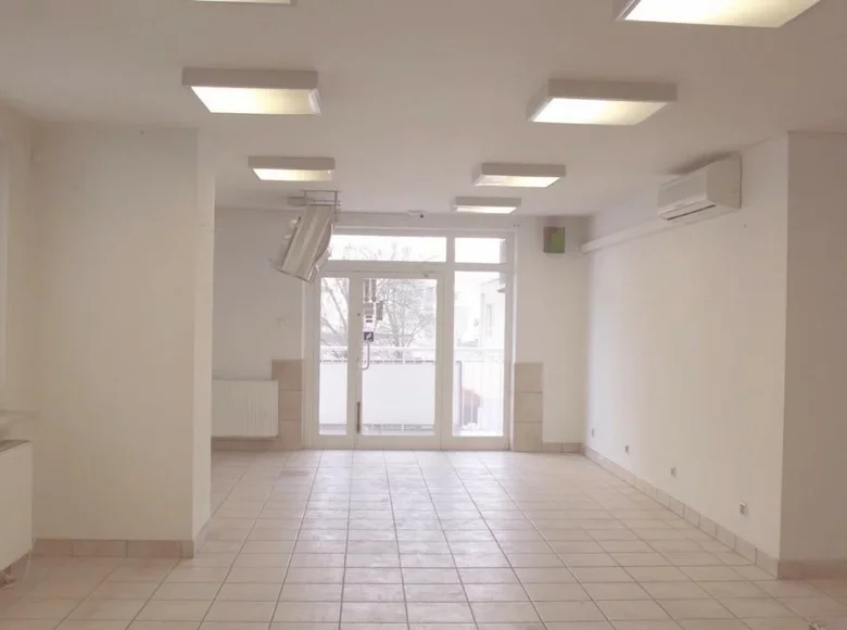 Commercial property 65 m² in Warsaw, Poland