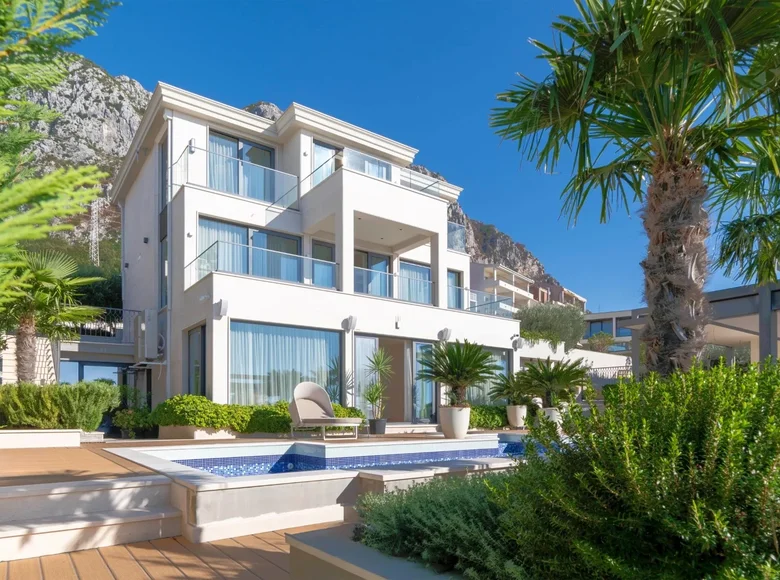 Villa de 6 habitaciones 400 m² Blizikuce, Montenegro