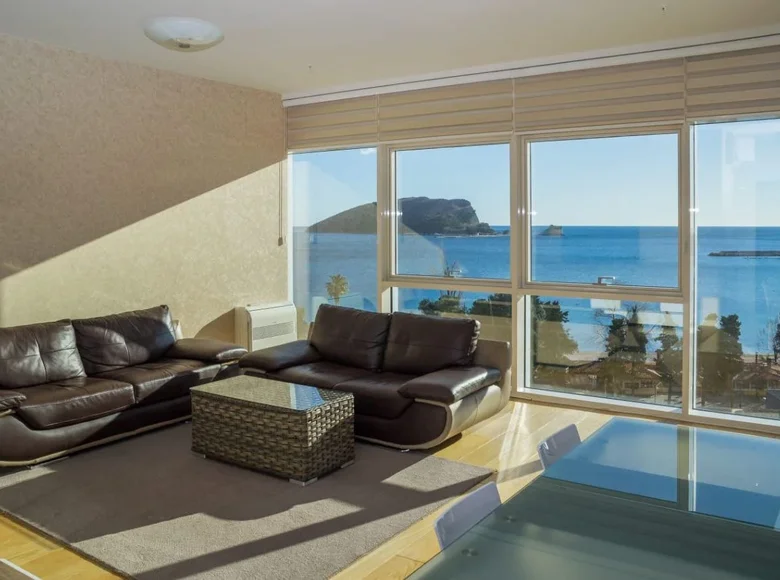 2 bedroom apartment 85 m² Budva, Montenegro